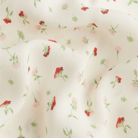 H&M Knee Length Floral Skirt 🌸 - Picture 2 of 5